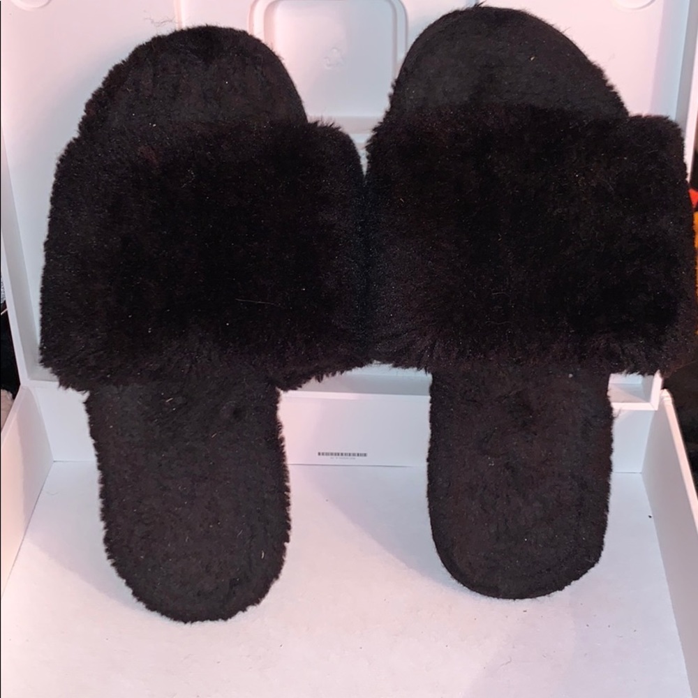 Full fluff Black slippers